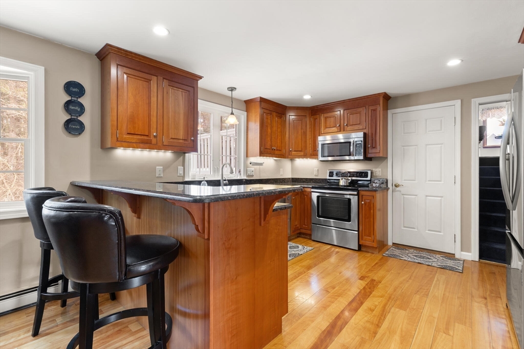 35 Meadowbrook Road Wrentham, MA 02093 - Photo 18 of 41