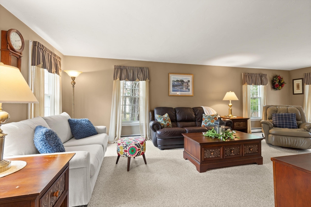 35 Meadowbrook Road Wrentham, MA 02093 - Photo 6 of 41