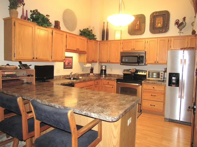 $350,000 | 15157 Patricia Court, Eden Prairie, MN 55346