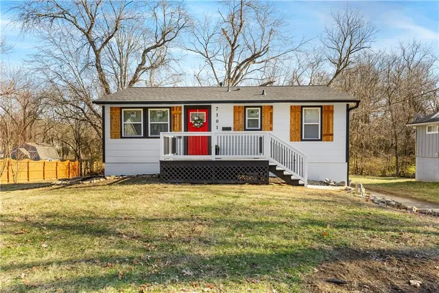 $242,500 | 7101 Willow Avenue, Raytown, MO 64133