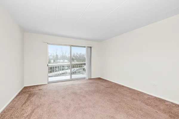 $99,900 | 3240 North Manor Drive, Unit 216, Lansing, IL 60438
