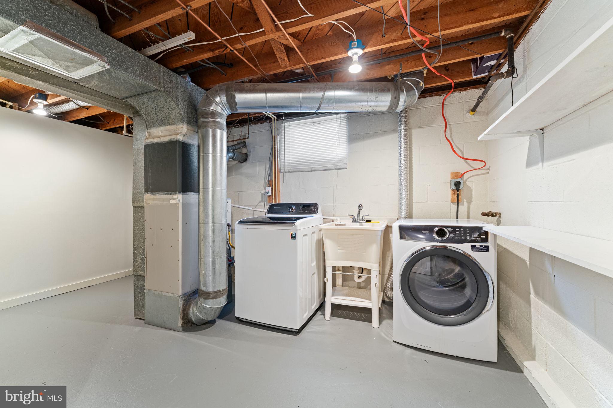 9207 4th Street Lanham, MD 20706 - Photo 20 of 37 Laundry area