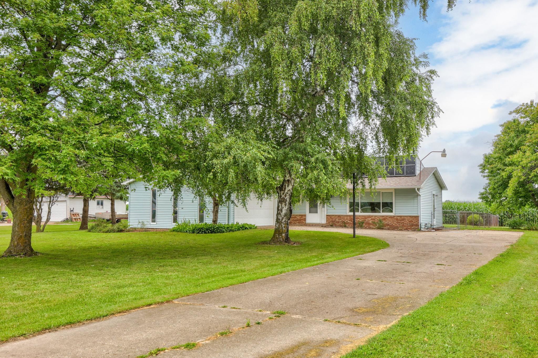 12757 Holland Road Frankenmuth, MI 48734 - Photo 2 of 42 Gallery Image 2