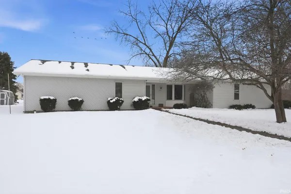 $230,000 | 2105 Oakwood Drive, Warsaw, IN 46580