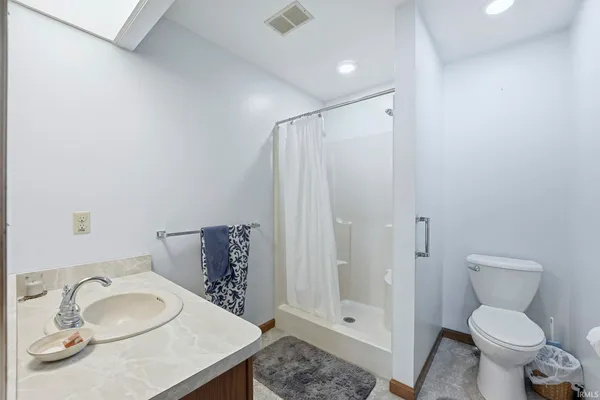 $230,000 | 2105 Oakwood Drive, Warsaw, IN 46580