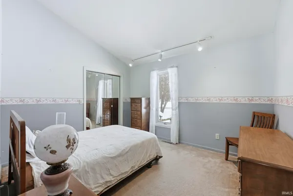 $230,000 | 2105 Oakwood Drive, Warsaw, IN 46580