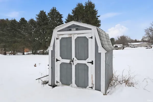 $230,000 | 2105 Oakwood Drive, Warsaw, IN 46580