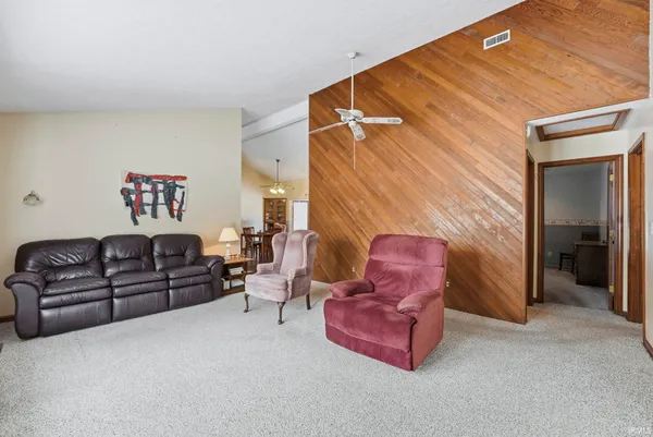 $230,000 | 2105 Oakwood Drive, Warsaw, IN 46580