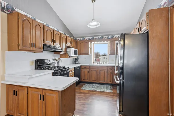 $230,000 | 2105 Oakwood Drive, Warsaw, IN 46580