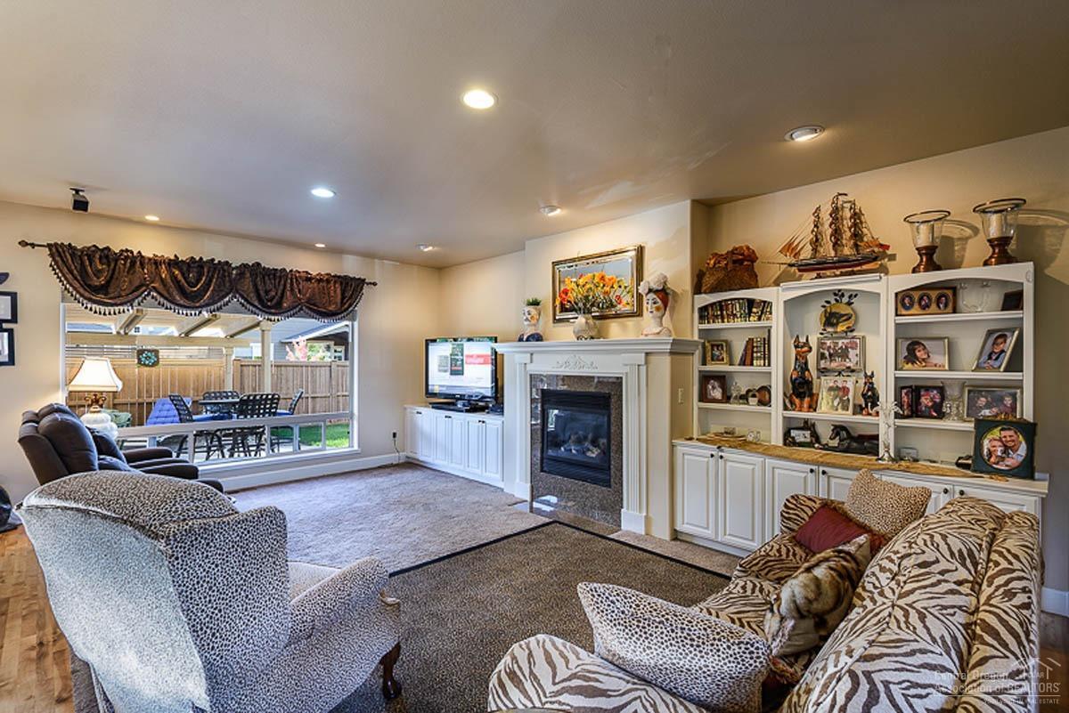 61141 Ridge Falls Place Bend, OR 97702 - Photo 5 of 19 Additional Photo