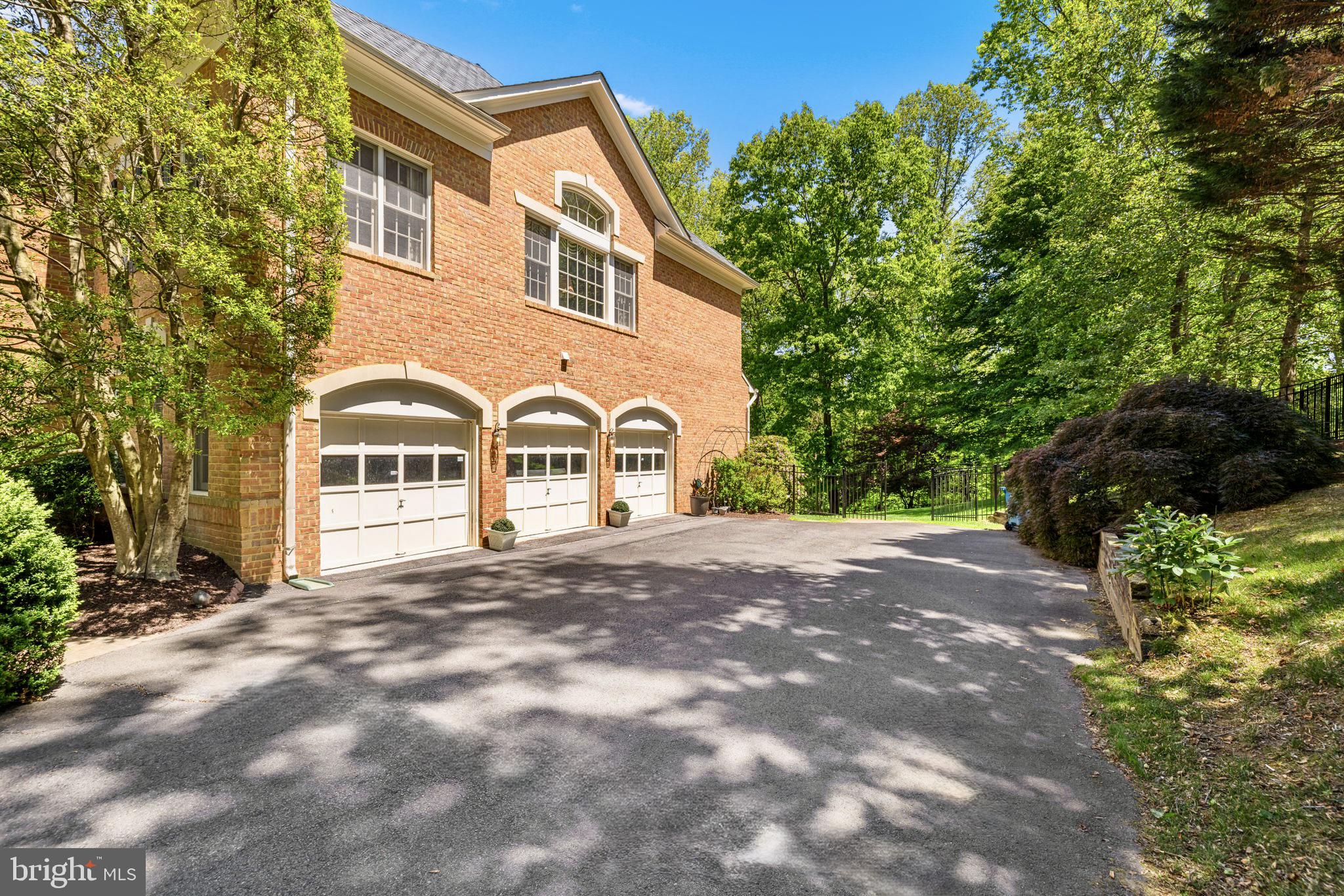 897 Chinquapin Road McLean, VA 22102 - Photo 3 of 66 Gallery Image 3