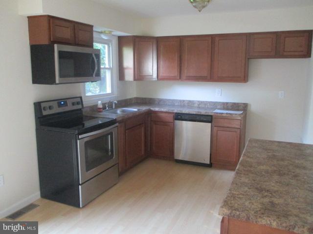 1707 Fairmount Road Hampstead, MD 21074 - Photo 3 of 15 Kitchen