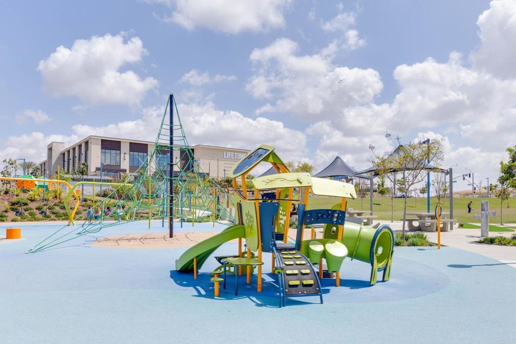 2024 Via Roma Chula Vista, CA 91913 - Photo 31 of 49