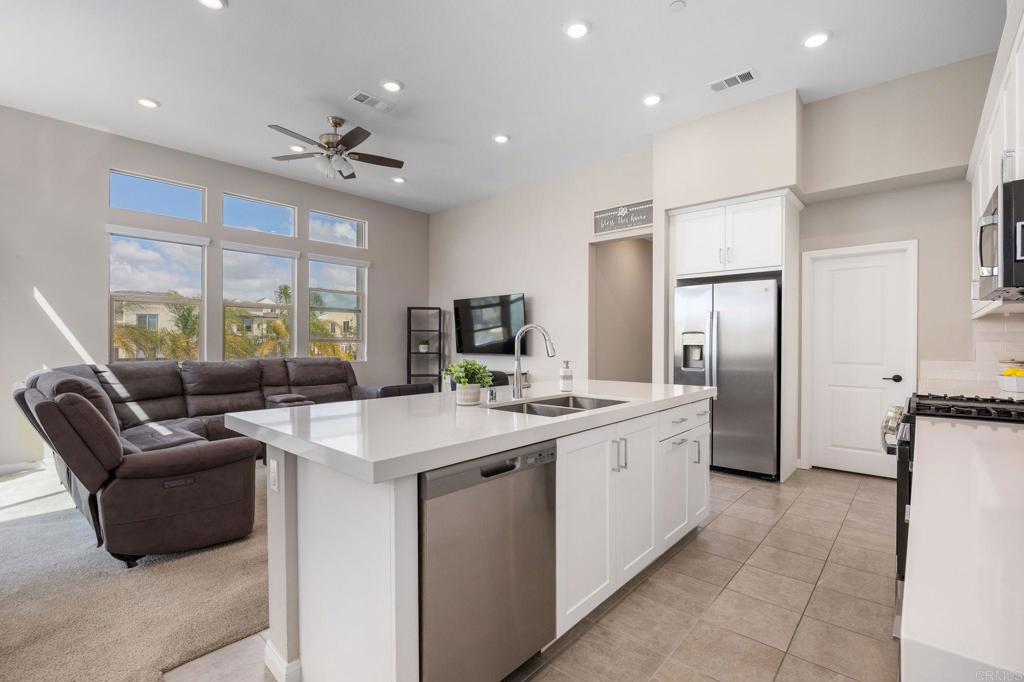 2024 Via Roma Chula Vista, CA 91913 - Photo 5 of 49