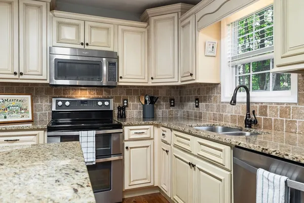 $349,900 | 156 Echo Valley Drive, Cookeville, TN 38501