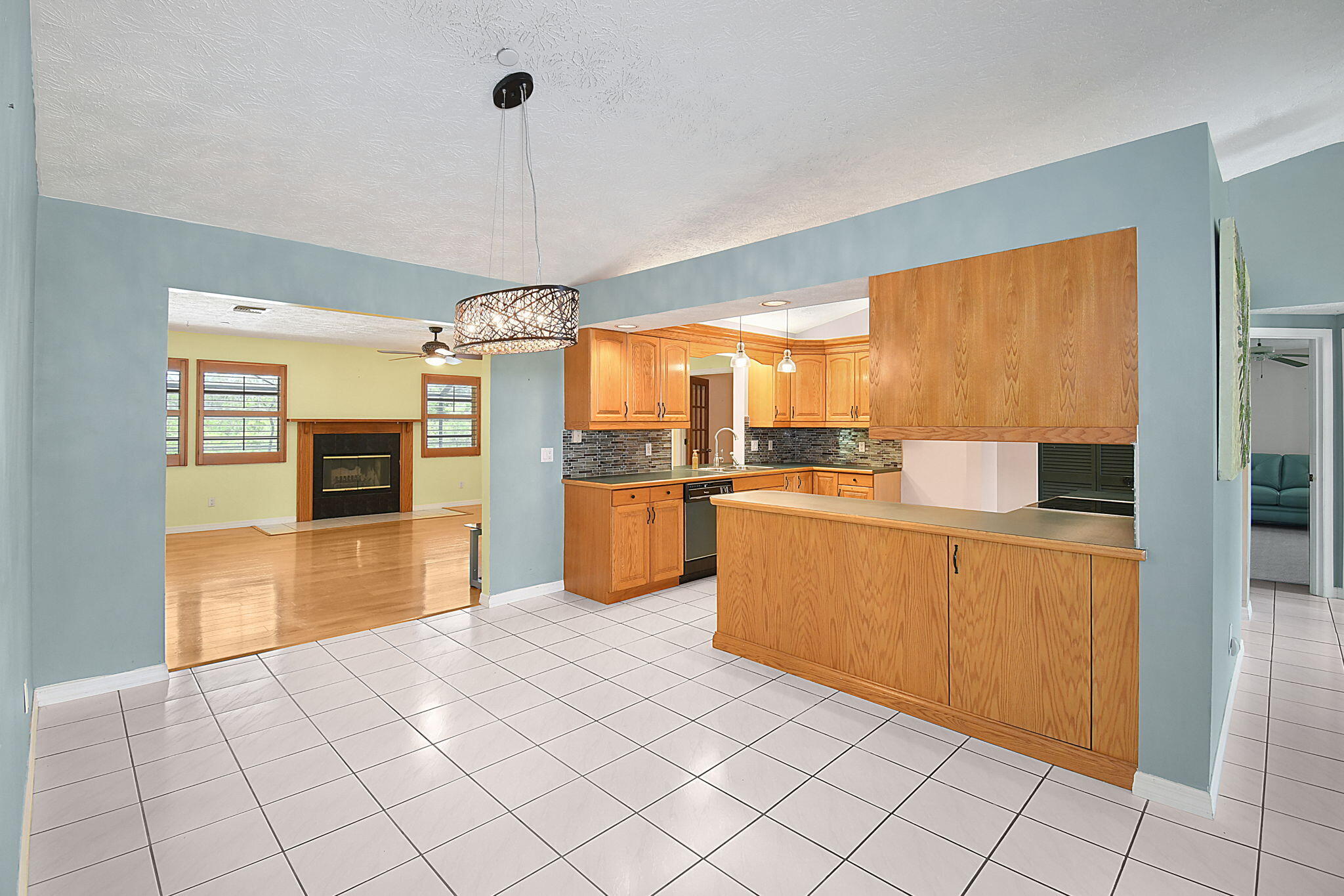 895 Southeast Waterside Way Stuart, FL 34997 - Photo 24 of 68 kitchen