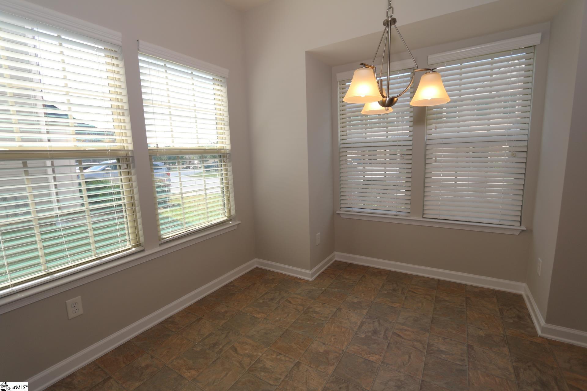 18 Fairchild Way Greenville, SC 29607 - Photo 3 of 19 Gallery Image 3