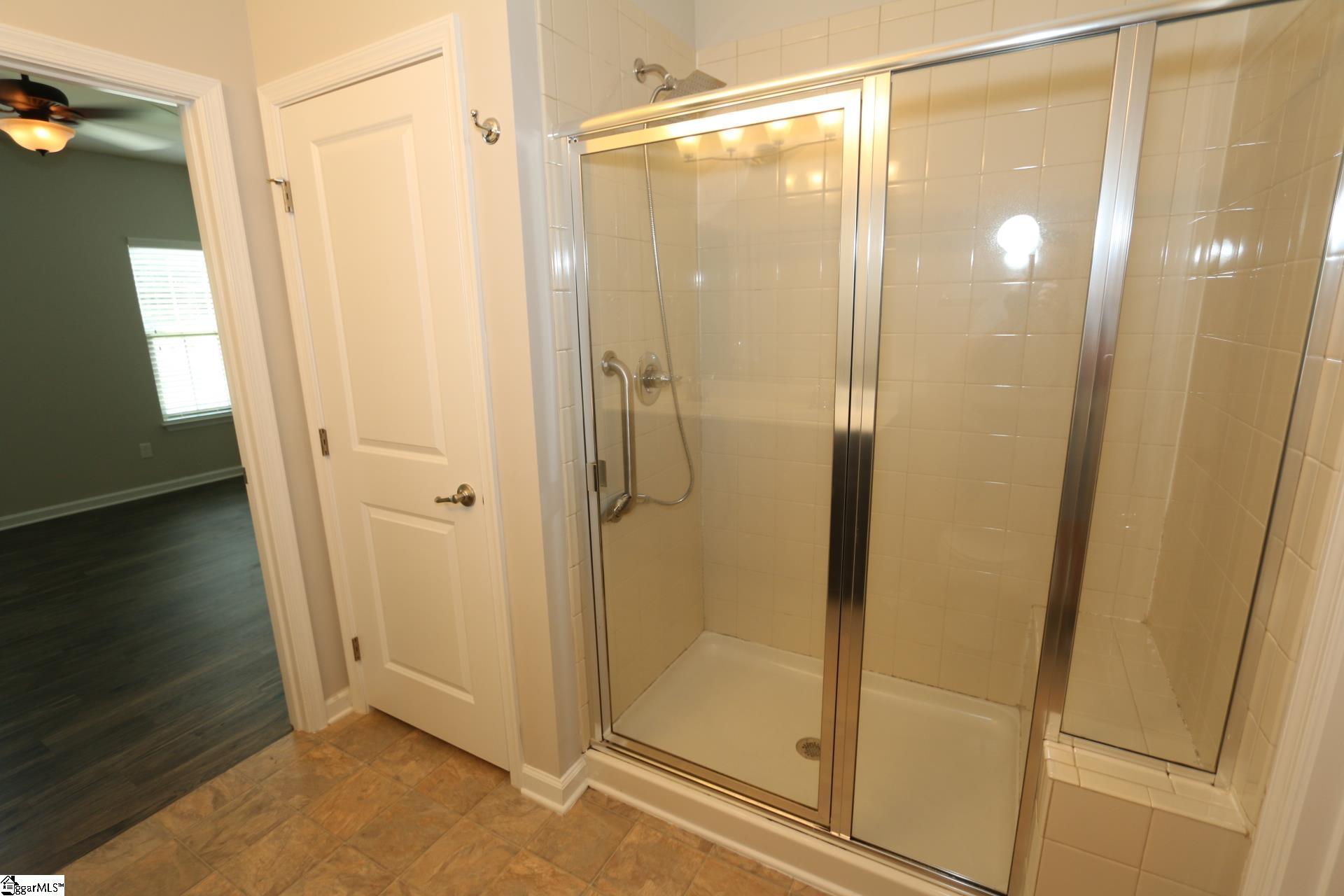 18 Fairchild Way Greenville, SC 29607 - Photo 9 of 19 Gallery Image 9