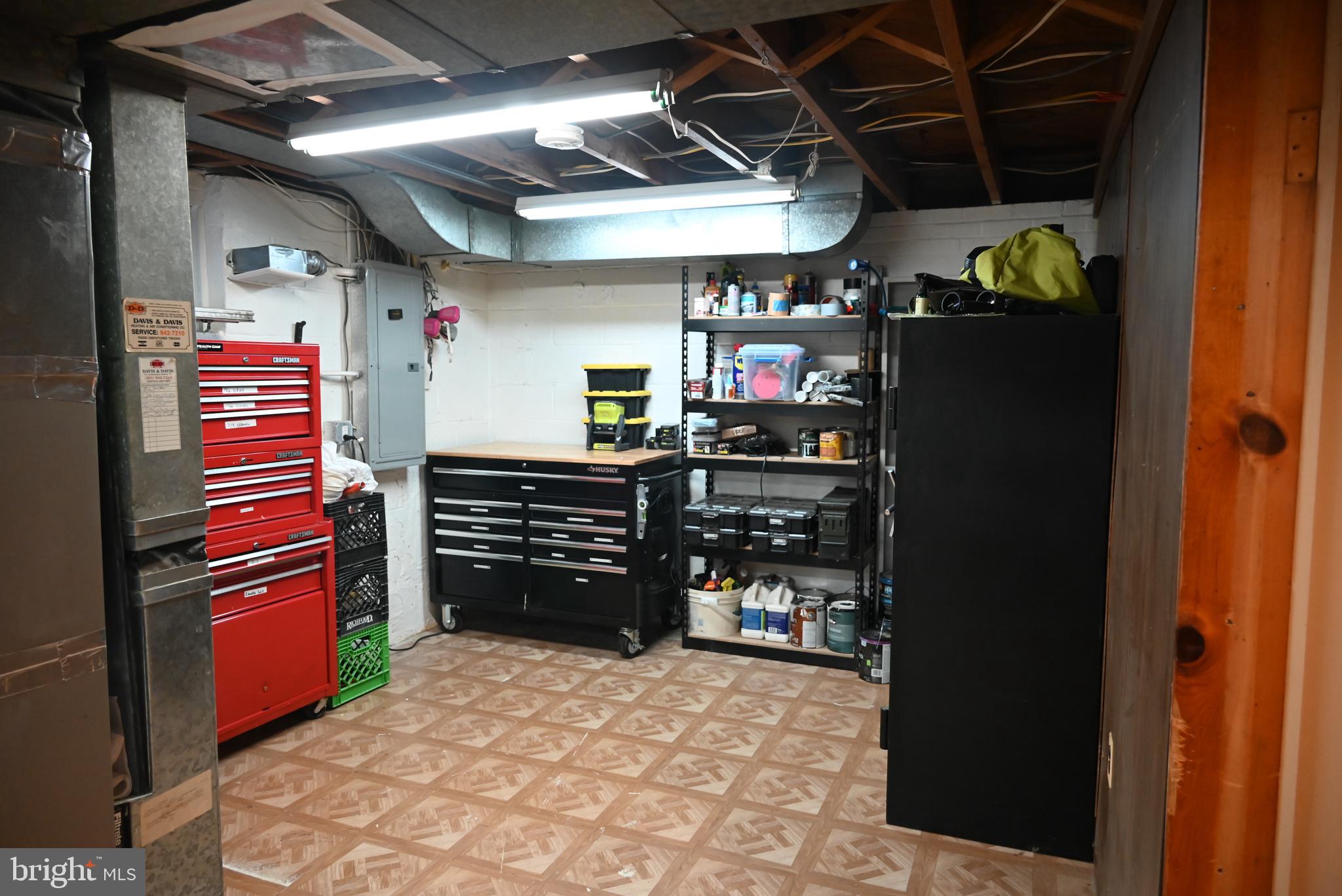 406 Belton Road Silver Spring, MD 20901 - Photo 23 of 36 Fantastic space for work room