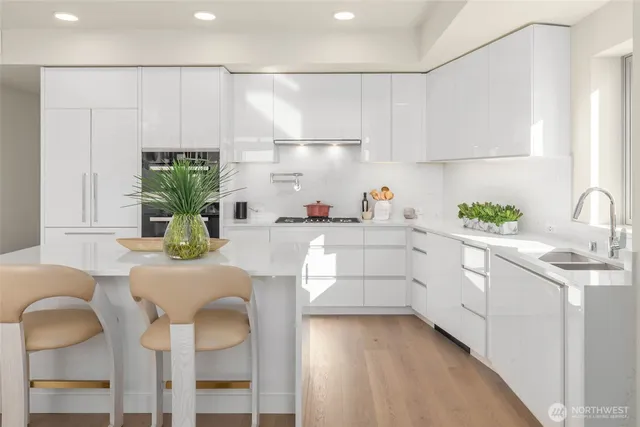 $3,499,000 | 1250 Alki Avenue Southwest, Unit PHA, Seattle, WA 98116