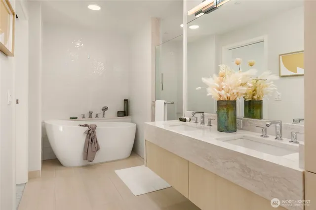 $3,499,000 | 1250 Alki Avenue Southwest, Unit PHA, Seattle, WA 98116