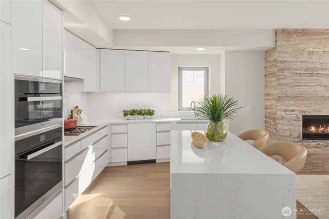 $3,499,000 | 1250 Alki Avenue Southwest, Unit PHA, Seattle, WA 98116