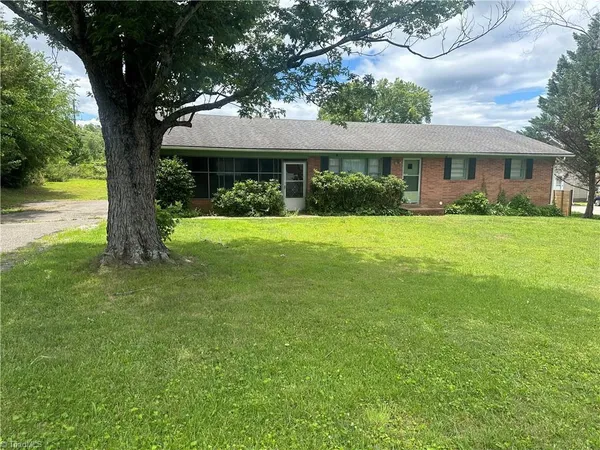 $285,000 | 529 East Devon Drive, Mount Airy, NC 27030