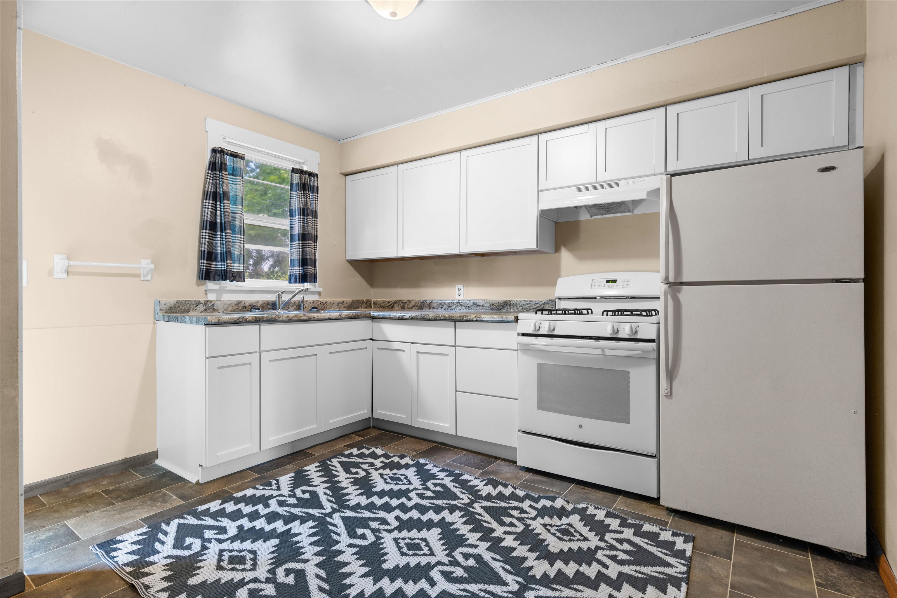 1015 Bluff Street Beloit, WI 53511 - Photo 13 of 18