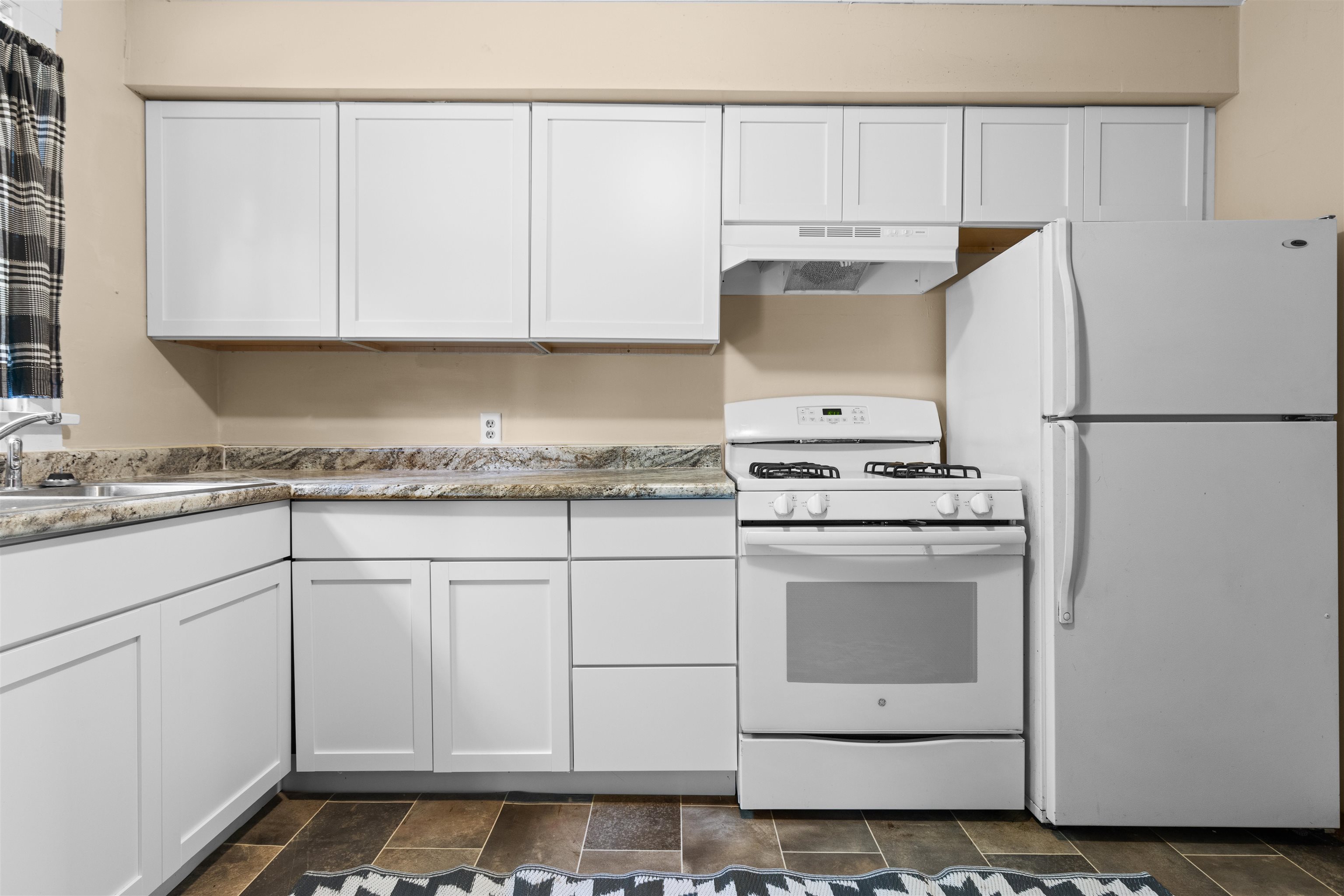 1015 Bluff Street Beloit, WI 53511 - Photo 14 of 18