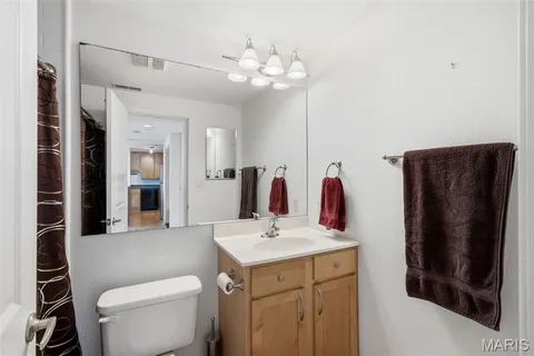 $113,900 | 5330 Pershing Avenue, Unit 805, St. Louis, MO 63112