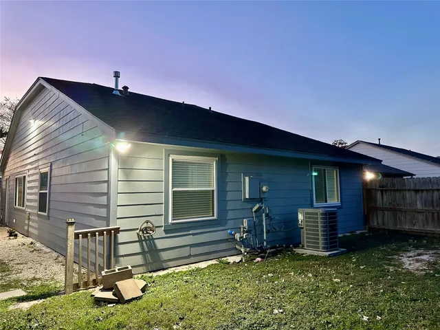 $1,800 | 7114 Golden Dale Court, Cypress, TX 77433