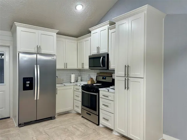 $1,800 | 7114 Golden Dale Court, Cypress, TX 77433