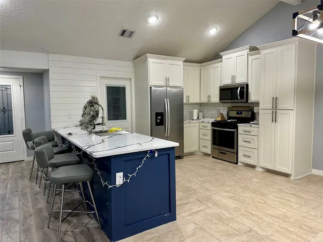 $1,800 | 7114 Golden Dale Court, Cypress, TX 77433