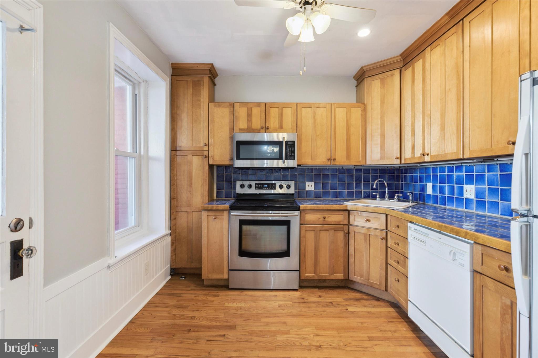 224 Carson Street Philadelphia, PA 19127 - Photo 2 of 28