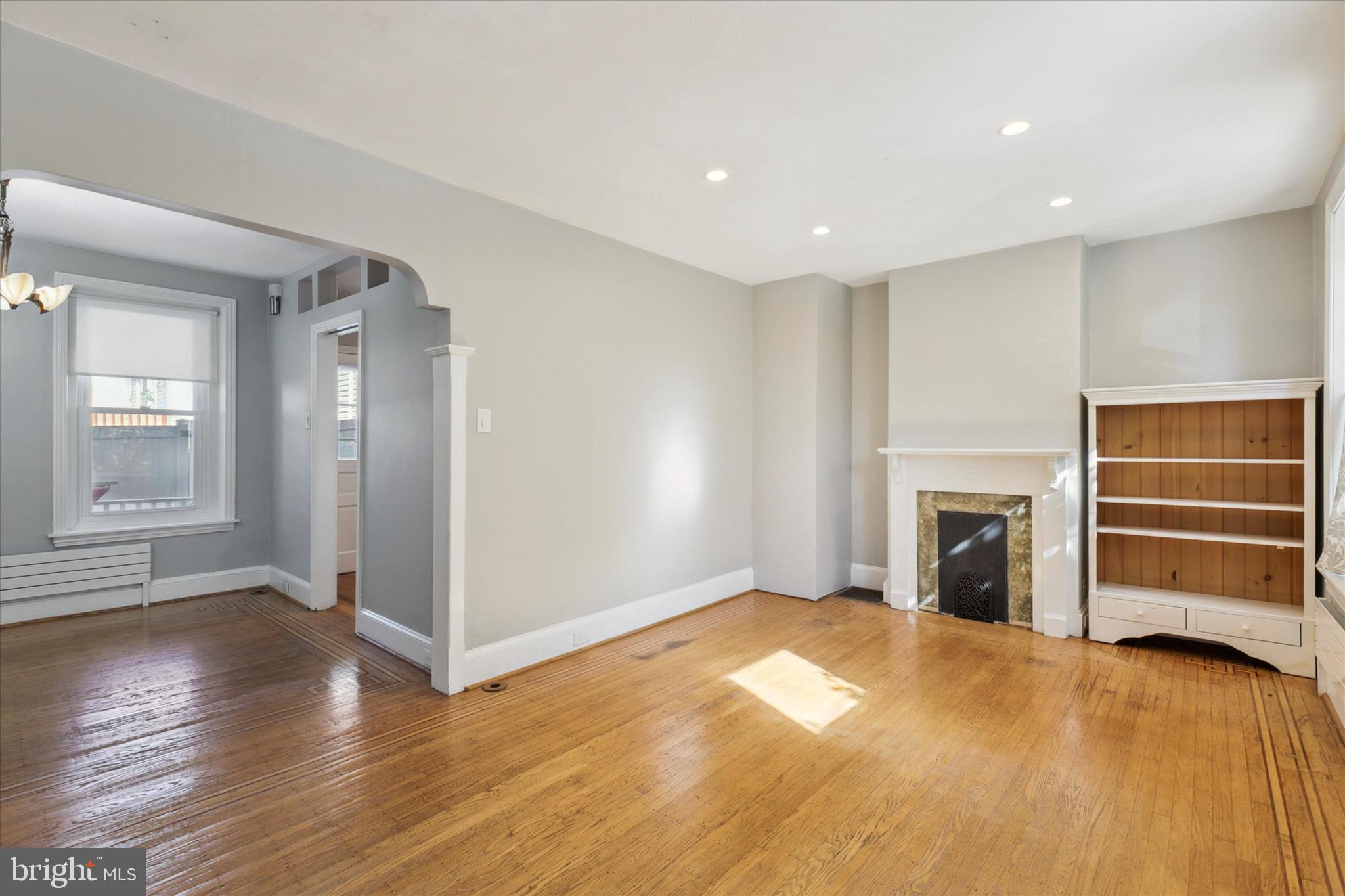 224 Carson Street Philadelphia, PA 19127 - Photo 8 of 28 Living and dining rooms