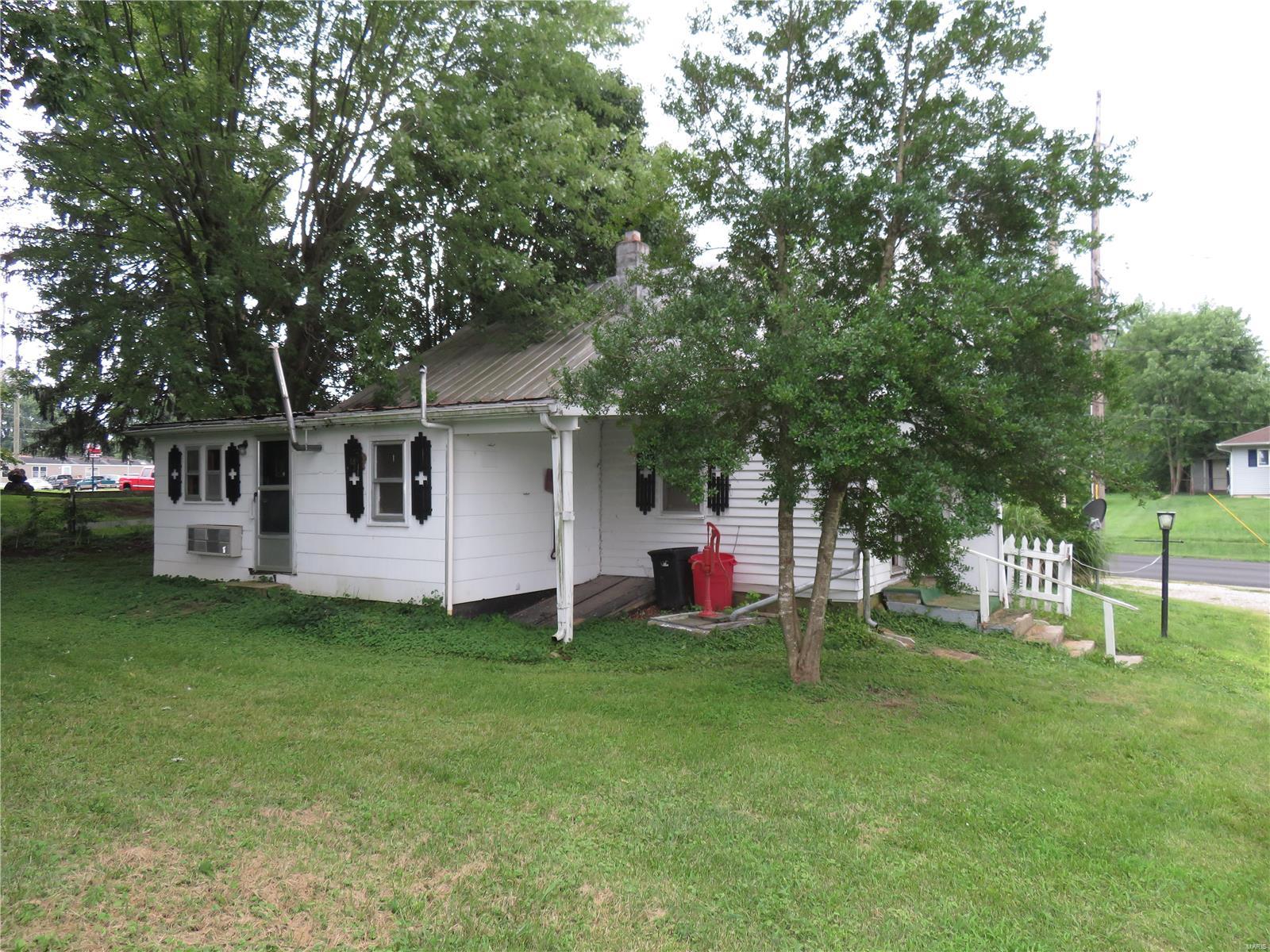 402 Main Street Ruma, IL 62278 - Photo 1 of 11