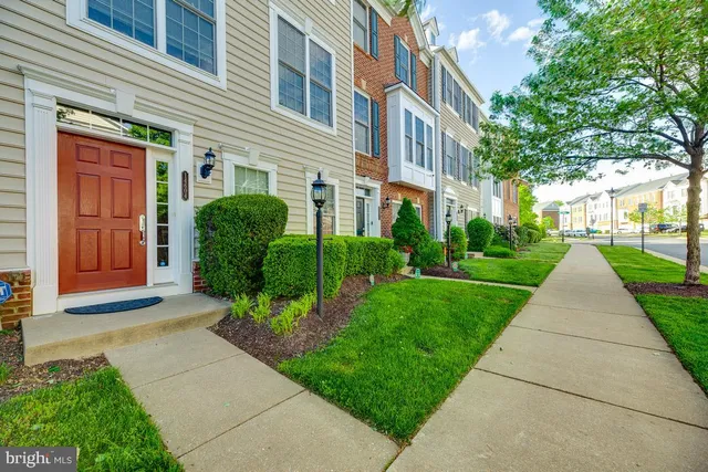 $3,400 | 14604 Crossfield Way, Woodbridge, VA 22191
