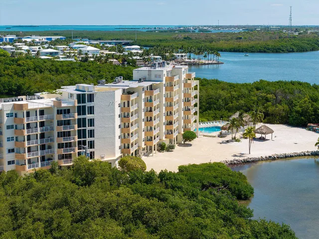 $999,988 | 200 Wrenn Street, Unit 701, Tavernier, FL 33070