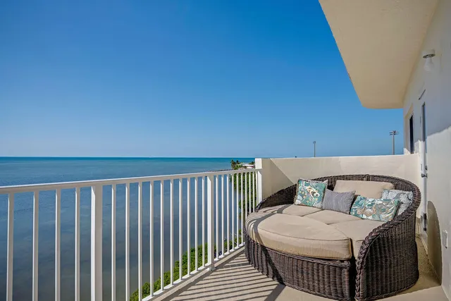 $999,988 | 200 Wrenn Street, Unit 701, Tavernier, FL 33070