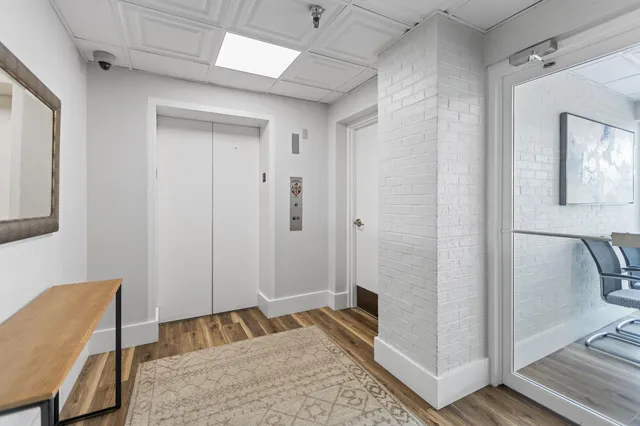 $345,000 | 5100 France Avenue South, Unit 105, Edina, MN 55410