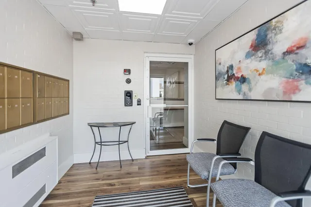 $345,000 | 5100 France Avenue South, Unit 105, Edina, MN 55410