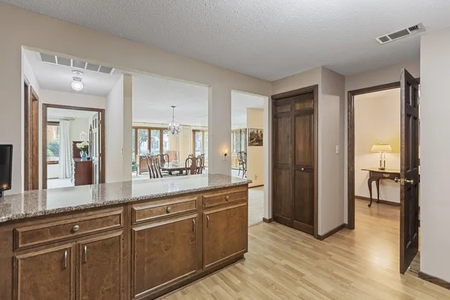 $345,000 | 5100 France Avenue South, Unit 105, Edina, MN 55410