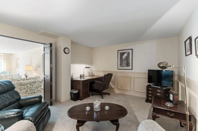 $345,000 | 5100 France Avenue South, Unit 105, Edina, MN 55410