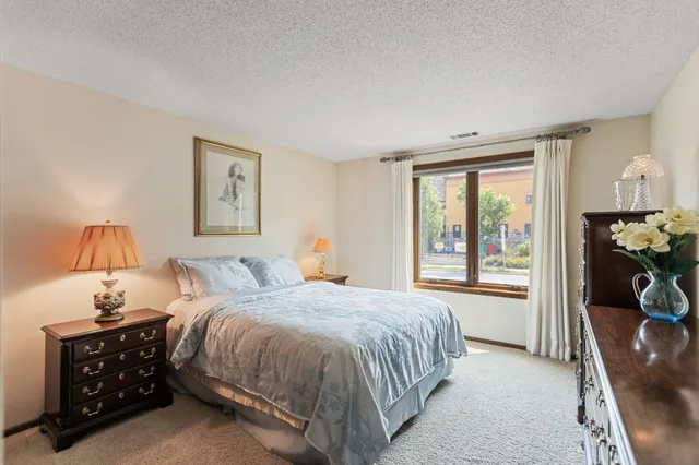 $345,000 | 5100 France Avenue South, Unit 105, Edina, MN 55410