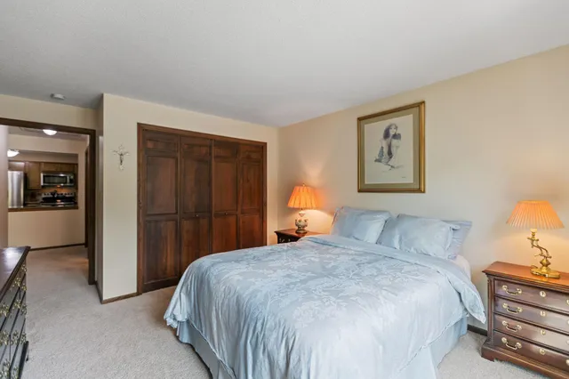 $345,000 | 5100 France Avenue South, Unit 105, Edina, MN 55410