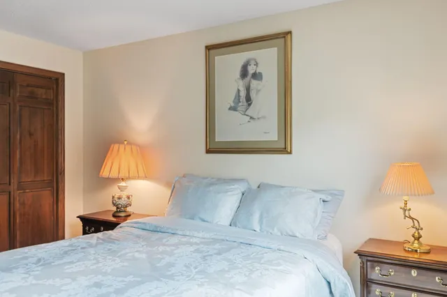 $345,000 | 5100 France Avenue South, Unit 105, Edina, MN 55410