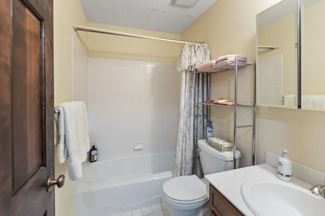 $345,000 | 5100 France Avenue South, Unit 105, Edina, MN 55410