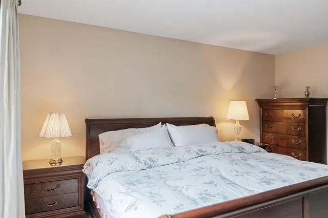 $345,000 | 5100 France Avenue South, Unit 105, Edina, MN 55410