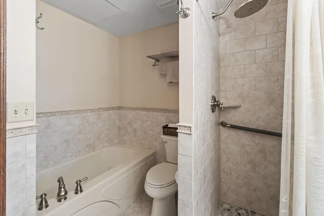 $345,000 | 5100 France Avenue South, Unit 105, Edina, MN 55410