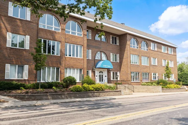 $345,000 | 5100 France Avenue South, Unit 105, Edina, MN 55410